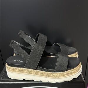 Worn once | Women’s size 9m | Madden Girl | Platform Sandals